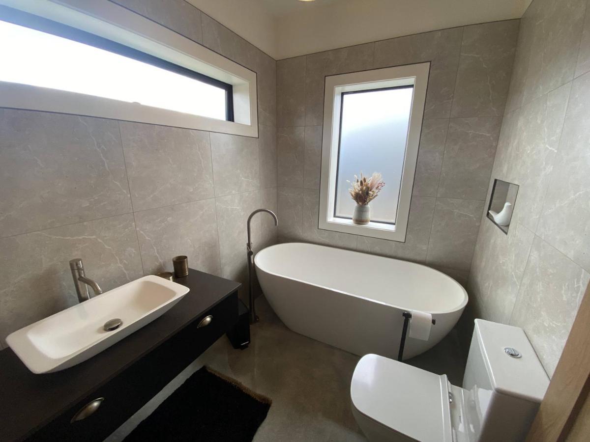 Black Stilt Retreat, Stunning Luxury Property Twizel Ngoại thất bức ảnh