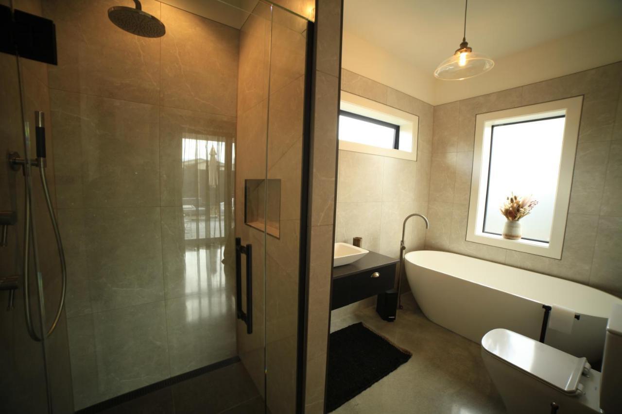 Black Stilt Retreat, Stunning Luxury Property Twizel Ngoại thất bức ảnh