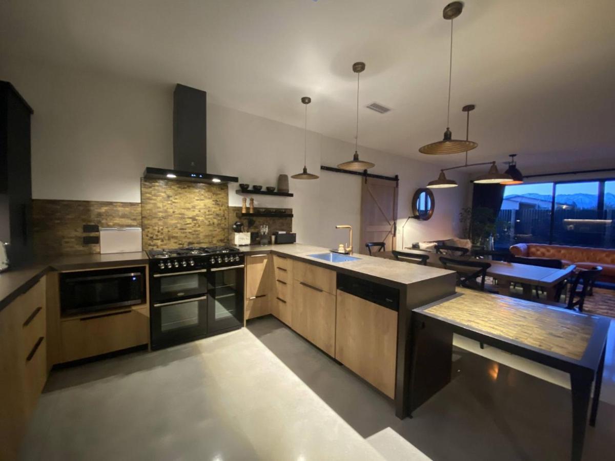 Black Stilt Retreat, Stunning Luxury Property Twizel Ngoại thất bức ảnh
